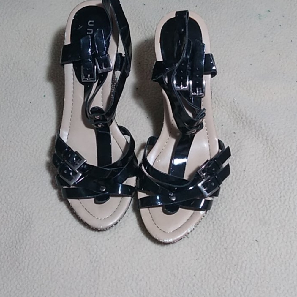 Wedge heels